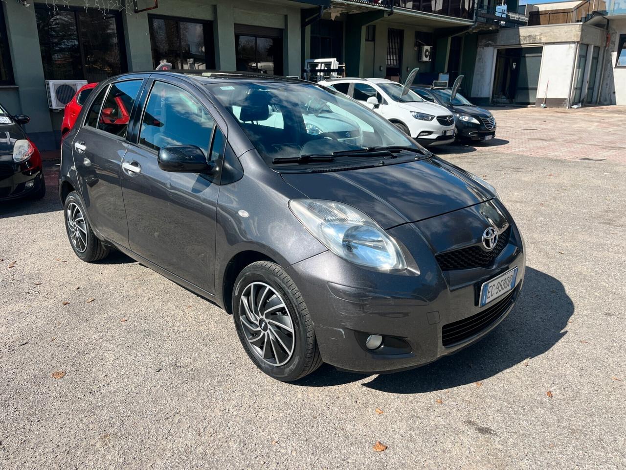 Toyota Yaris 1.3 5 porte Sol