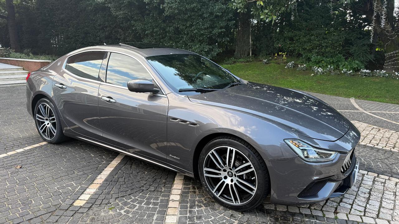 Maserati Ghibli V6 Diesel Gransport TETTO