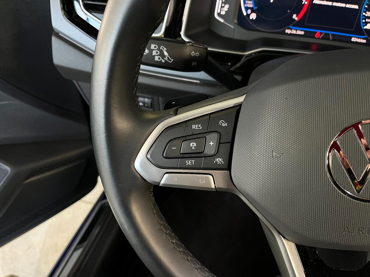 Volkswagen Polo 1.0cc TSI 110cv DSG "R-LINE" SOLO 8.250KM