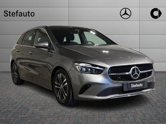 MERCEDES-BENZ B 180 d Automatic Street Edition
