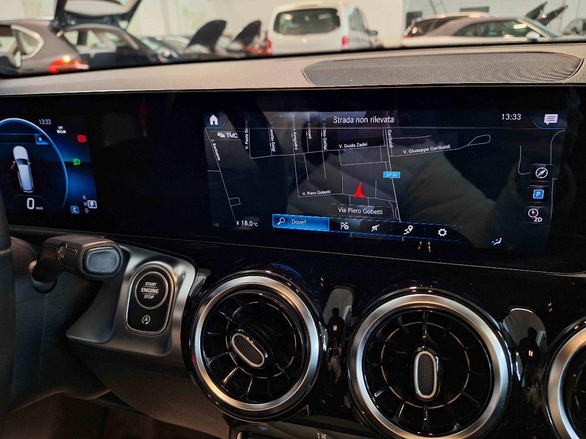 MERCEDES GLB 200 d auto 7posti - RETRO-CAM - LED - GAR.24 MESI