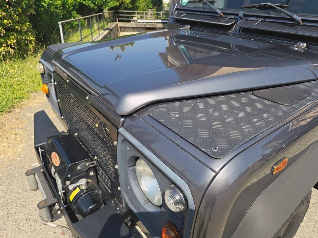 Land Rover Defender 90 TD5 SW DA VETRINA!