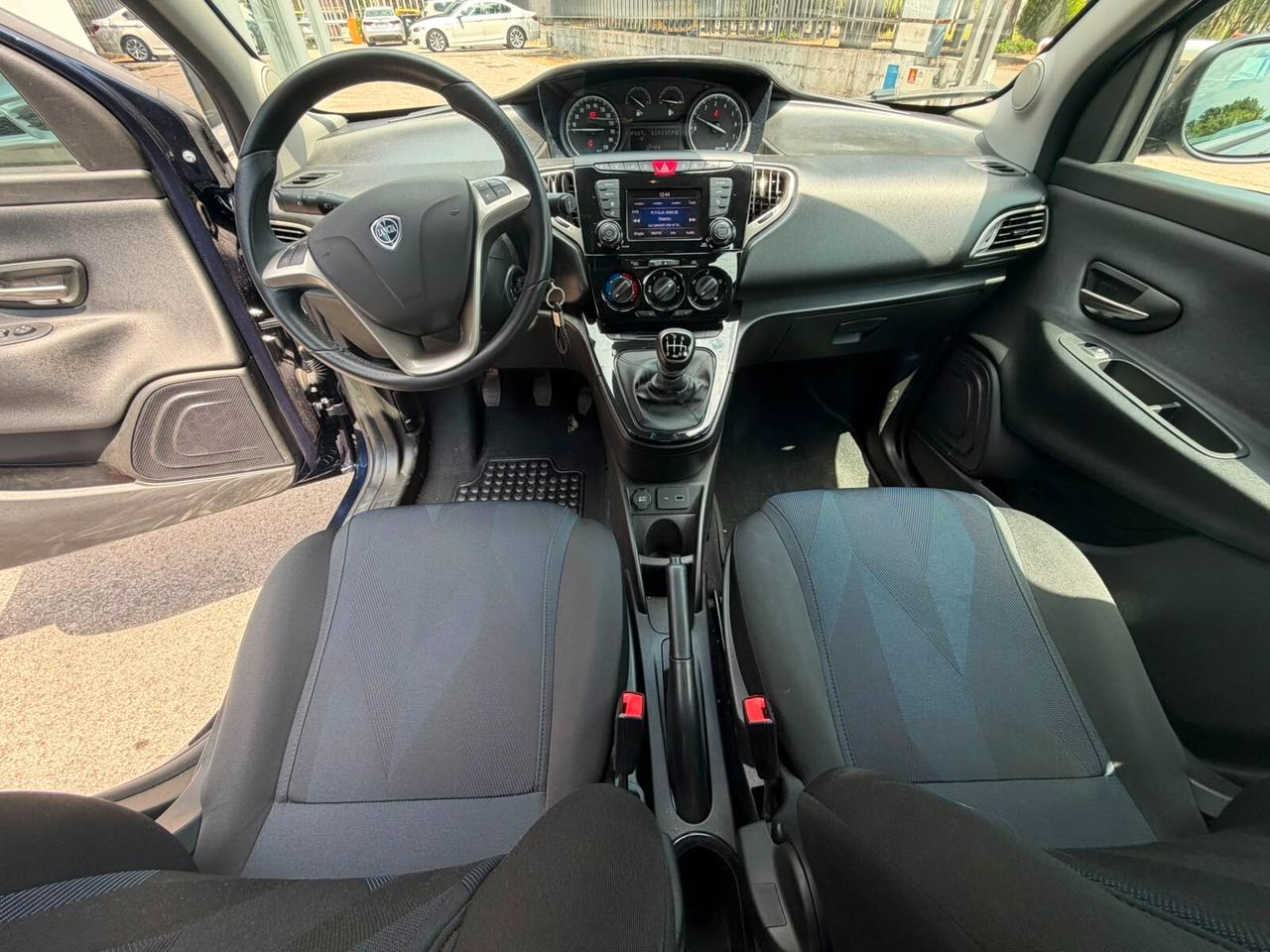 Lancia Ypsilon 1.0 FireFly 5 porte S&S Hybrid Ecochic Gold