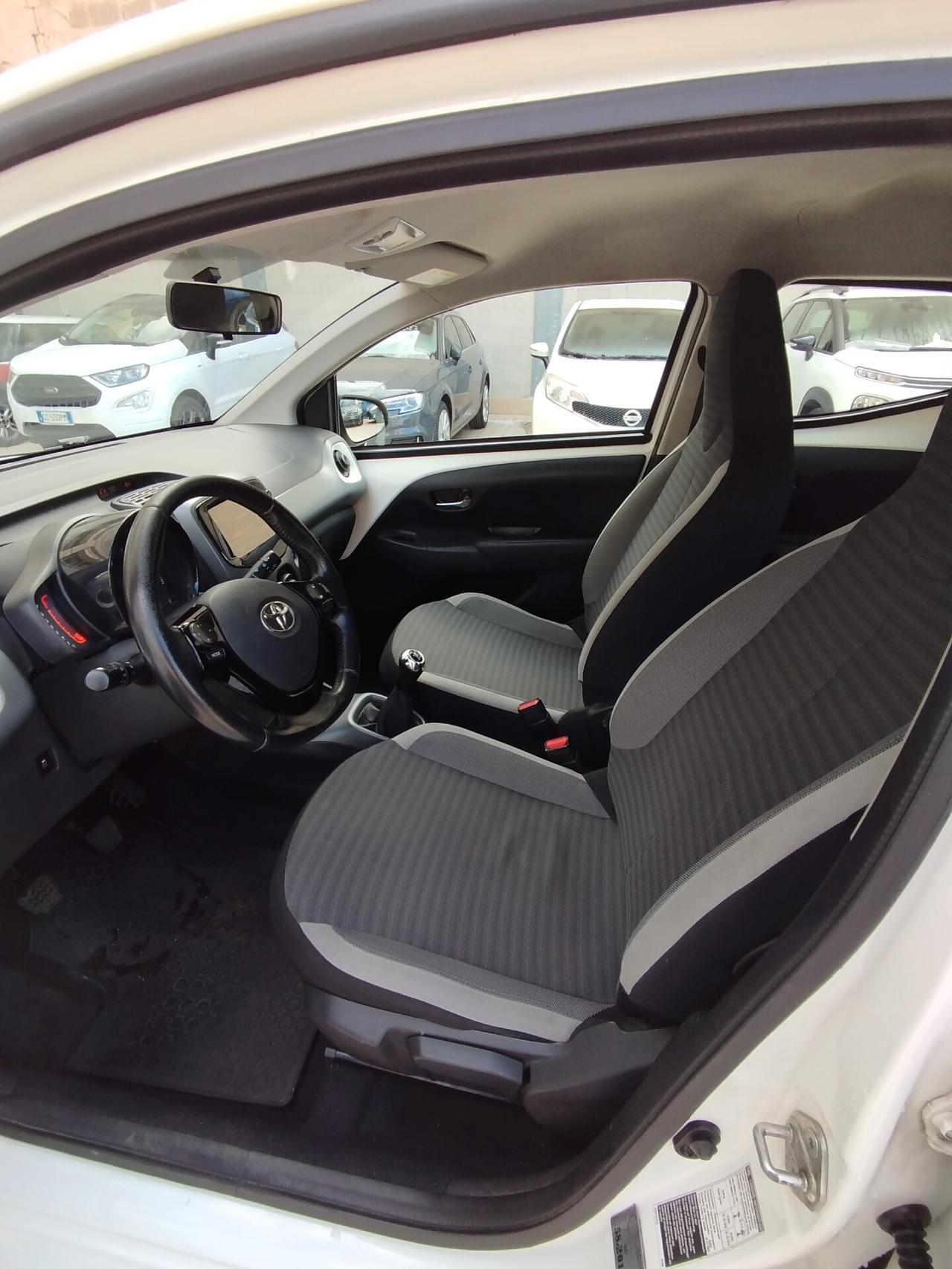 Toyota Aygo 1.0 VVT-i 72 CV 5 porte x-business