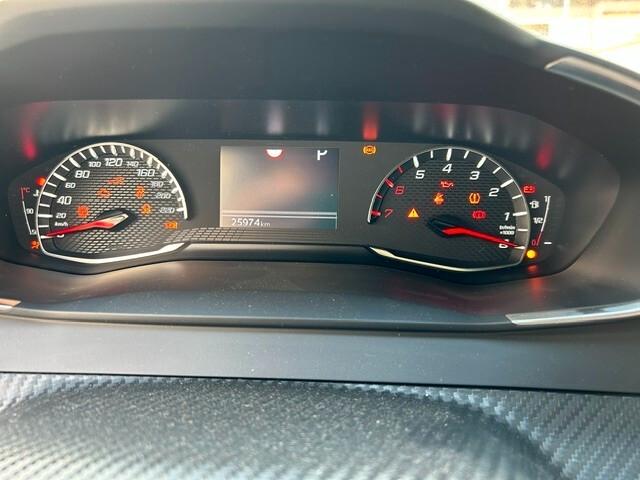 Peugeot 2008 024 sinistrato incidentato PureTech 130 S&S EAT8 Allure