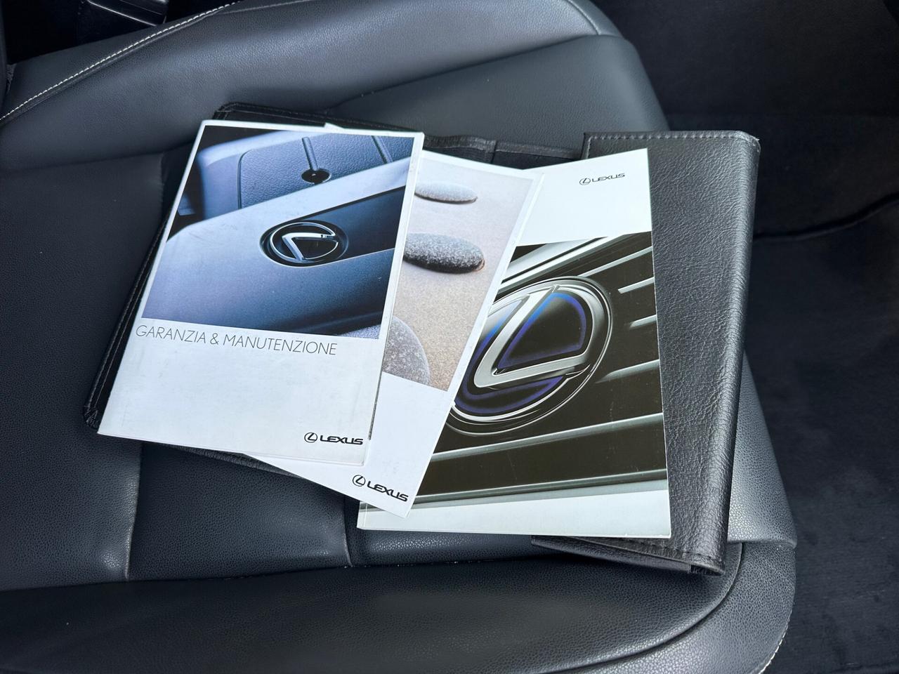 Lexus NX 300h 2.5 Executive cvt UNIPR.