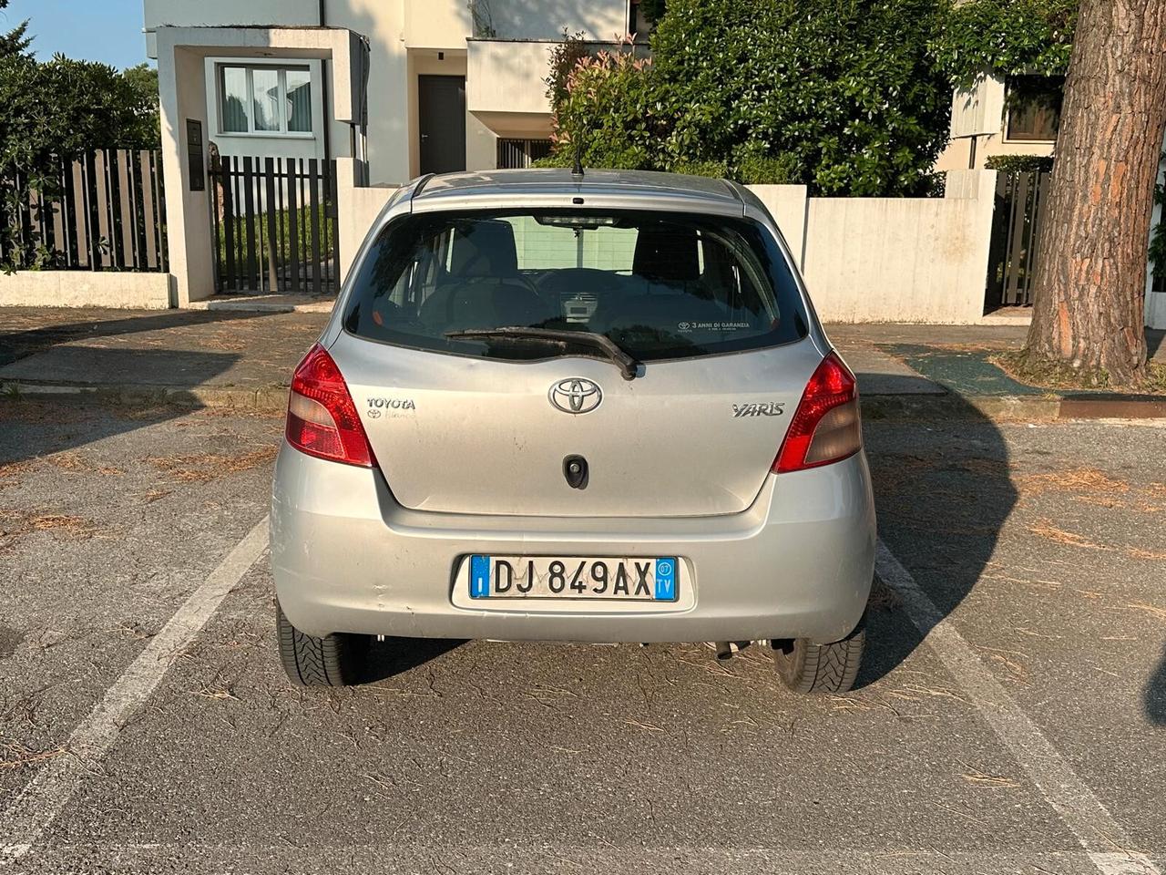 Toyota Yaris 1.0 5 porte - NEOPATENTATI
