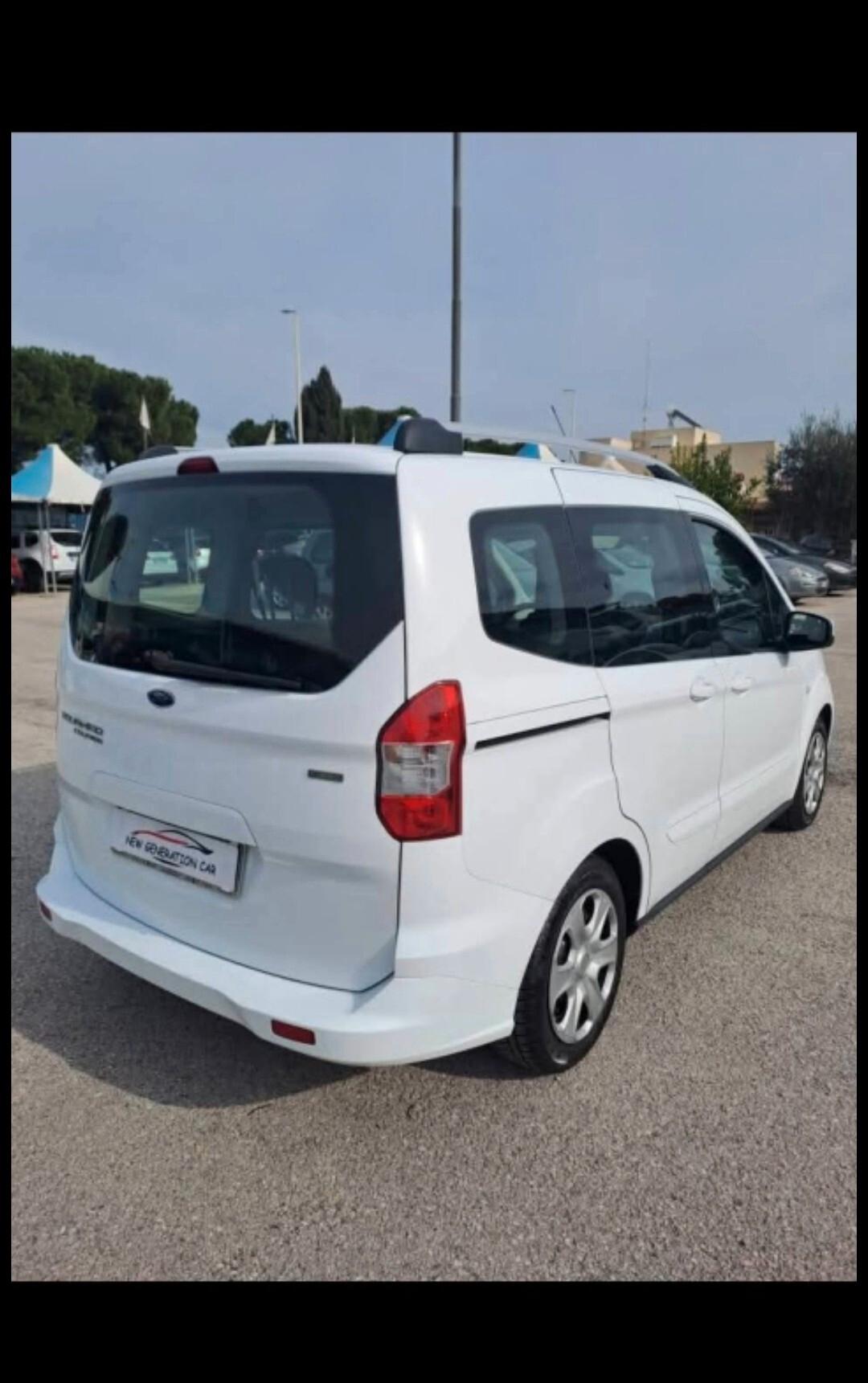 Ford Tourneo Courier 1.0 EcoBoost 100 CV Titanium