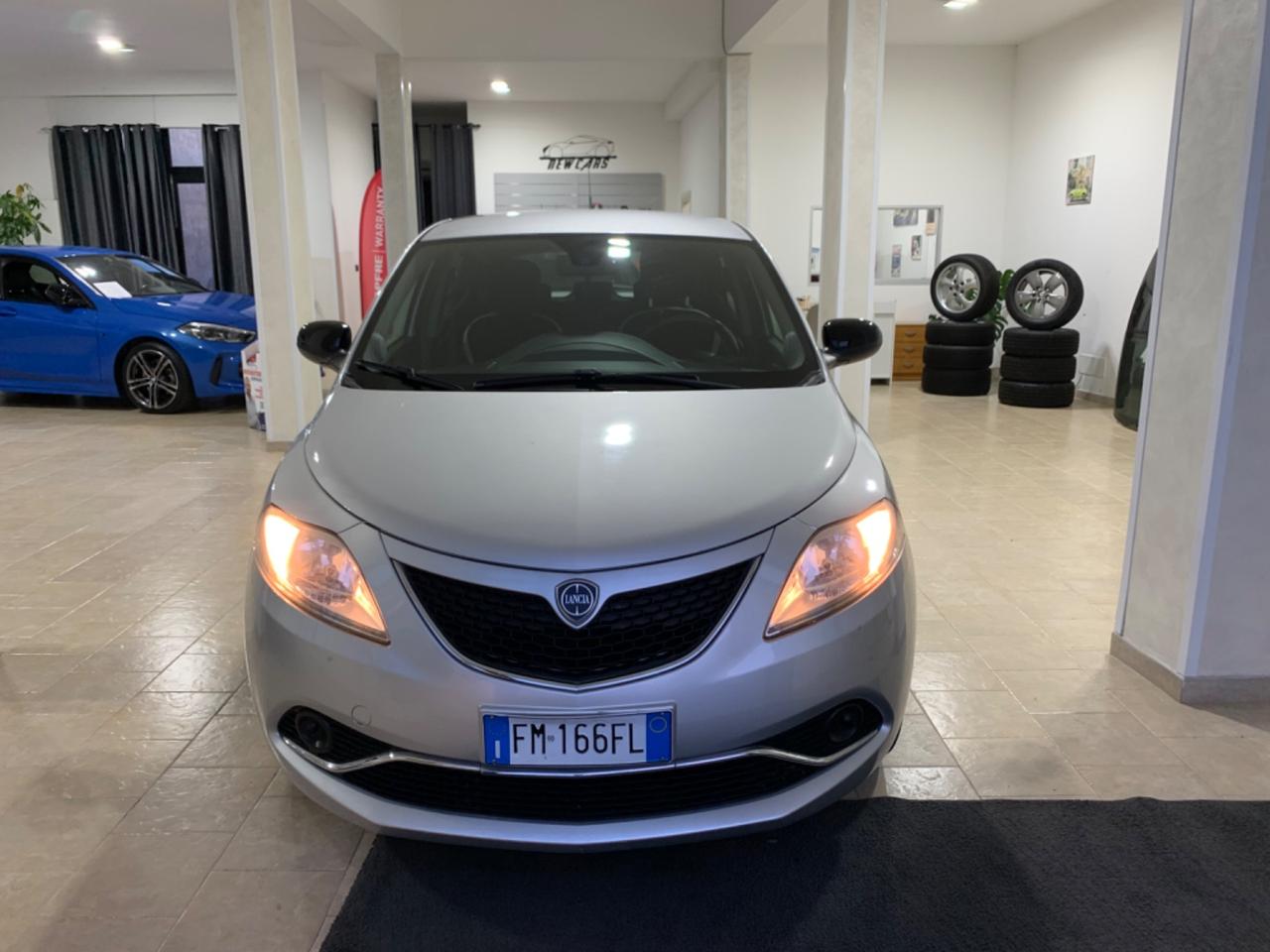 Lancia Ypsilon 1.2 69 CV 5 porte Platinum