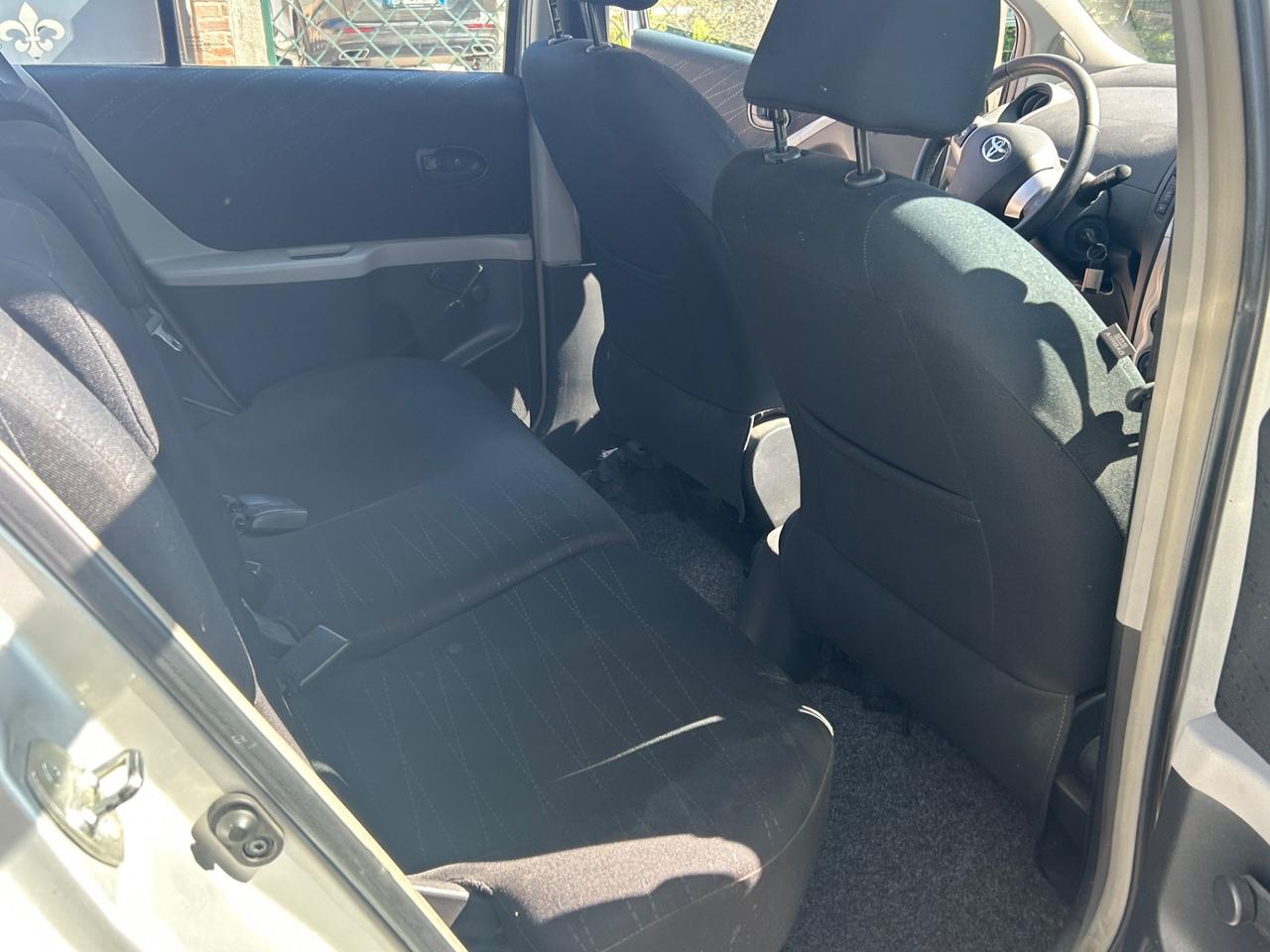 Toyota Yaris 1.0 5 porte Sol