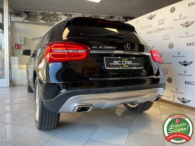 MERCEDES-BENZ GLA 200 d Aut. Sport *TETTO*PELLE*CAMERA