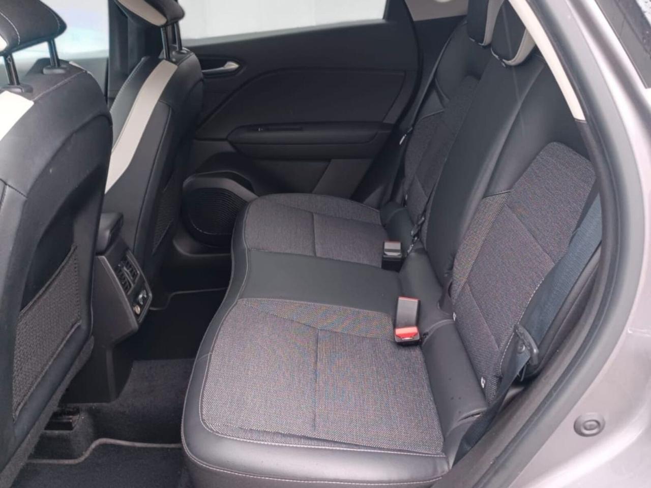 Renault Captur 1.6 E-Tech hybrid Techno Fast Track 145cv auto