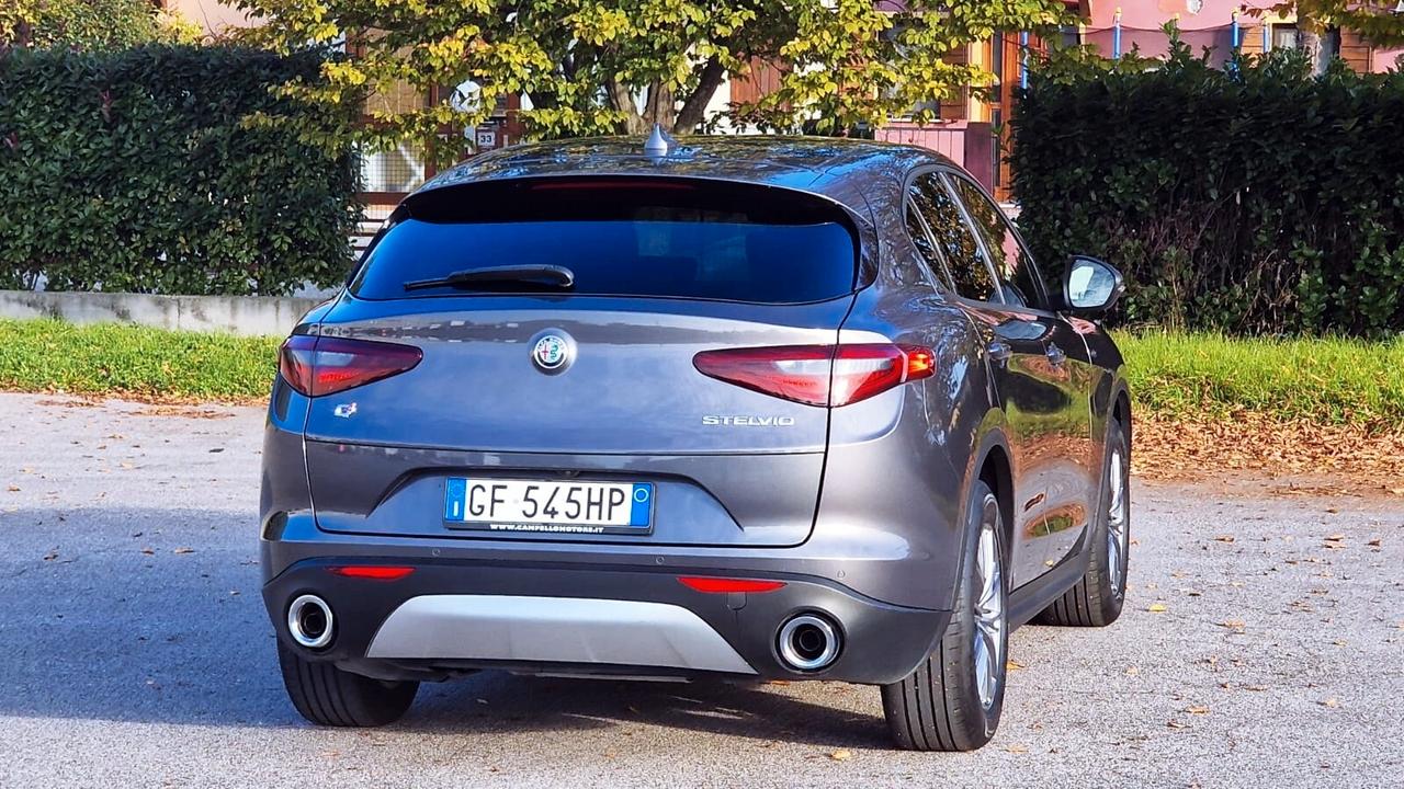 Alfa Romeo Stelvio 2.2 Turbodiesel 190 CV AT8 Q4