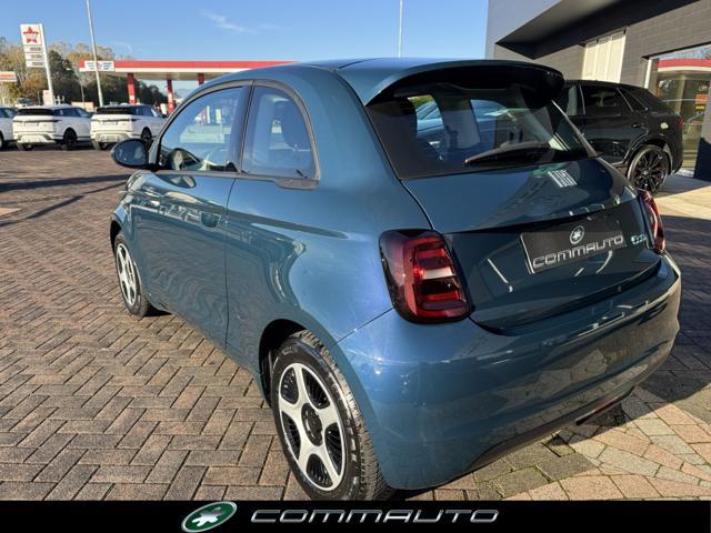 FIAT 500e Berlina 23,65 kWh Action