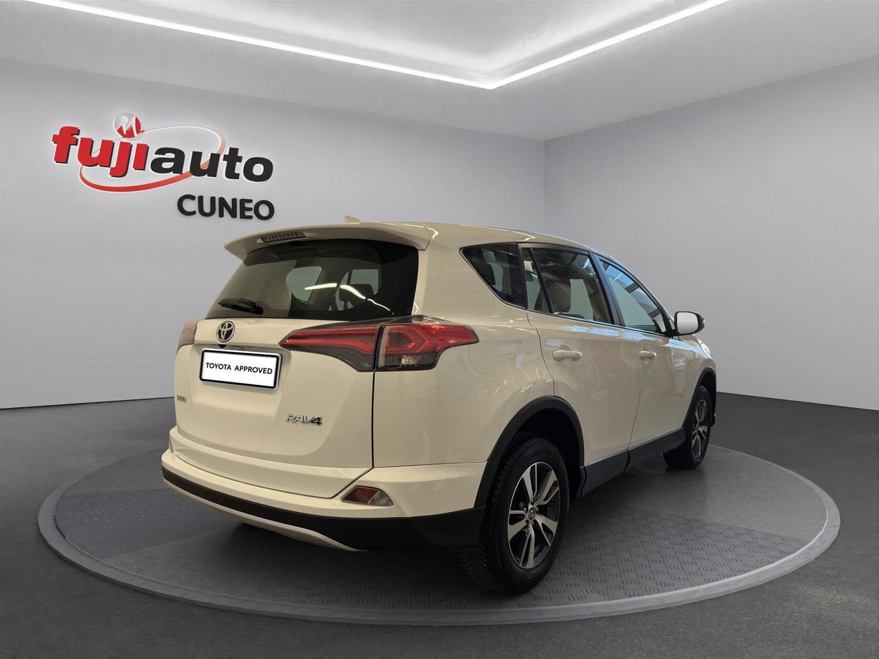 Toyota Rav4 2.0 d-4d Active 2wd mt