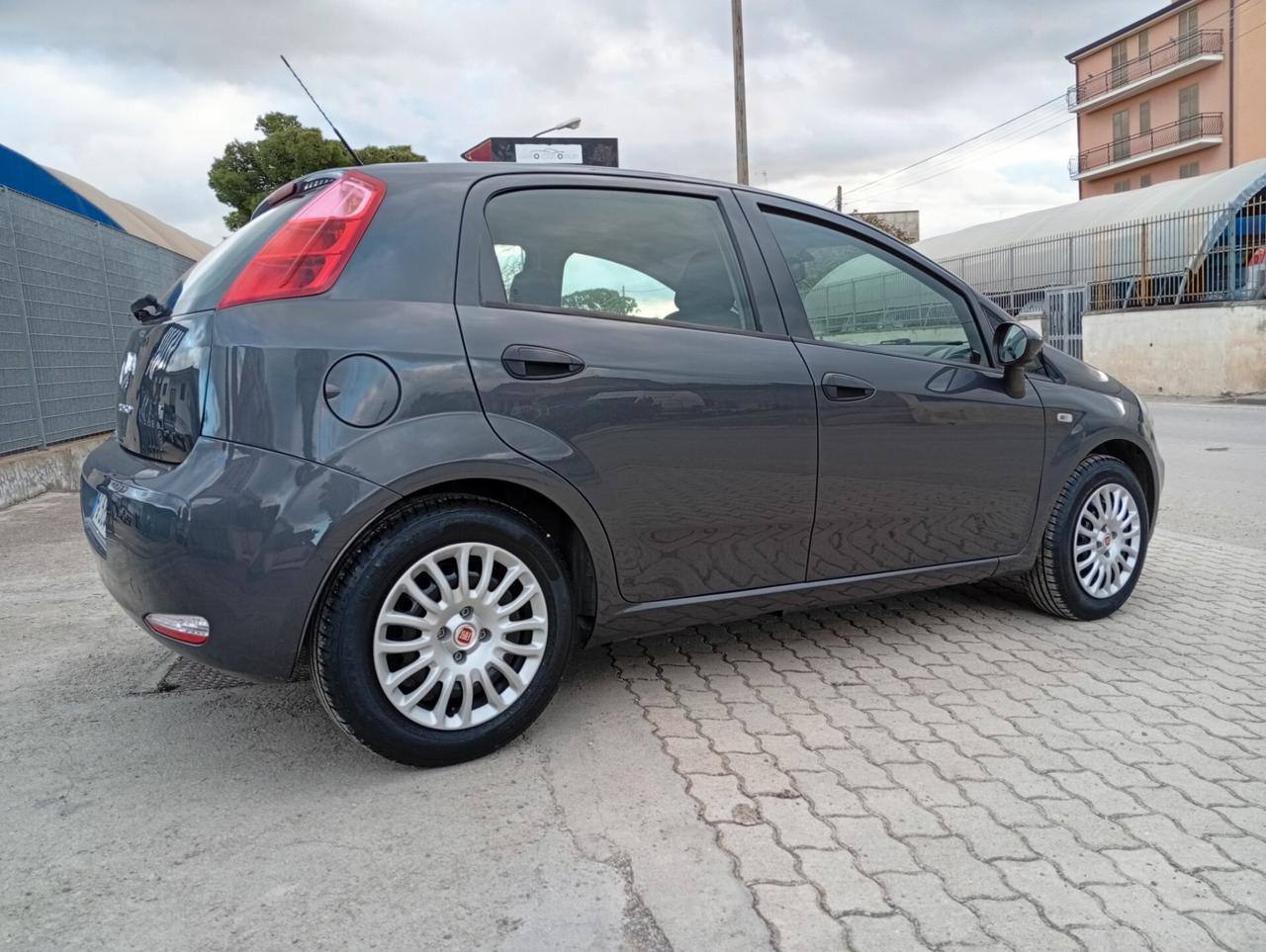 Fiat Punto 1.3 MJT II S&S 95 CV 5 porte Street