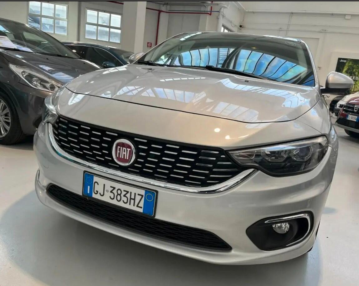 FIAT Tipo (2015-->) Tipo 1.4 T-Jet 120CV 5 port...