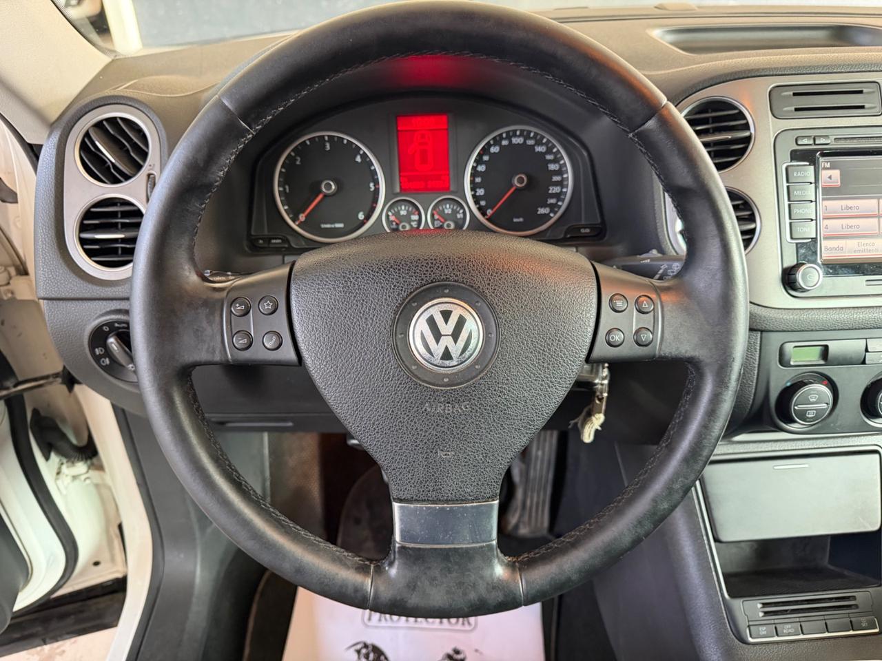 Volkswagen Tiguan 2.0 16V TDI DPF Sport & Style 4x4 NEOPATENTATI