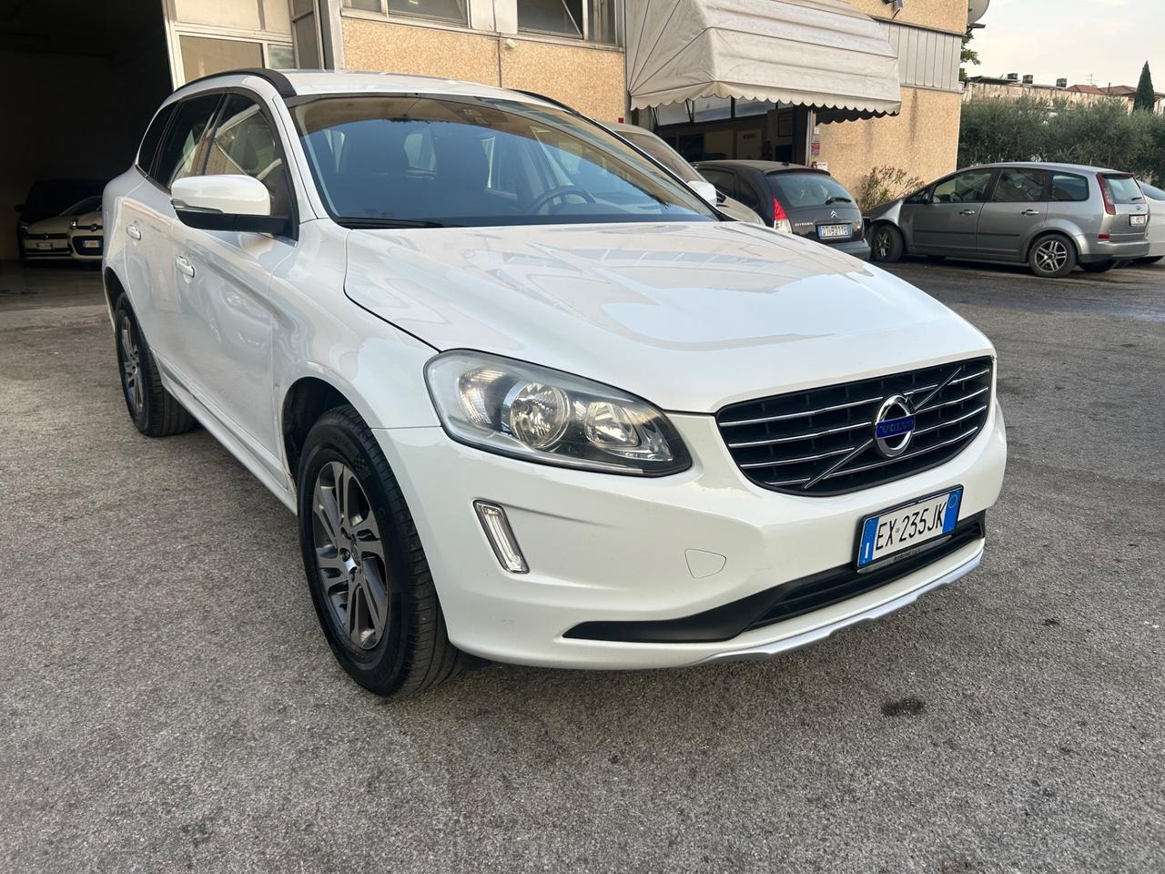 Volvo XC60 D4 Geartronic R-design Momentum