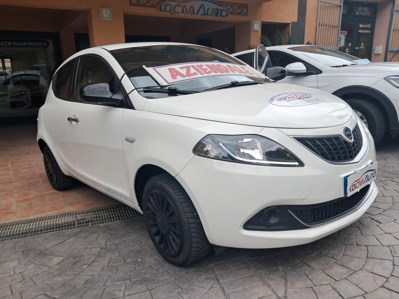 Lancia Ypsilon 1.0 FireFly 5 porte S&S Hybrid Silver