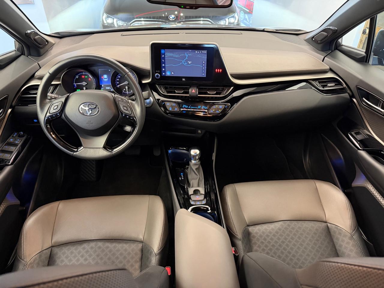 Toyota C-HR 2.0 Hybrid Lounge e - cvt 184cv