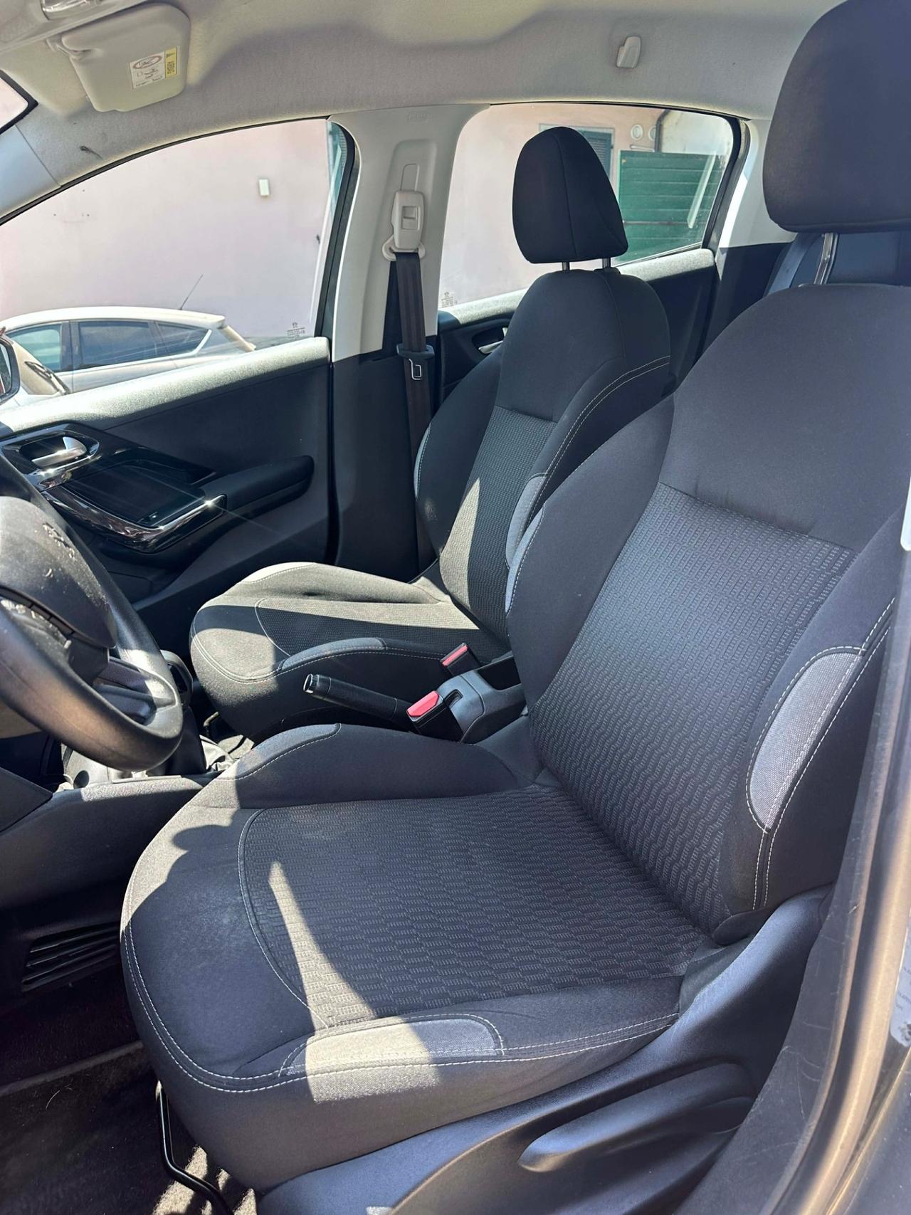 Peugeot 208 82 5P ALLURE NEOPAT KMCERT UNICOPR