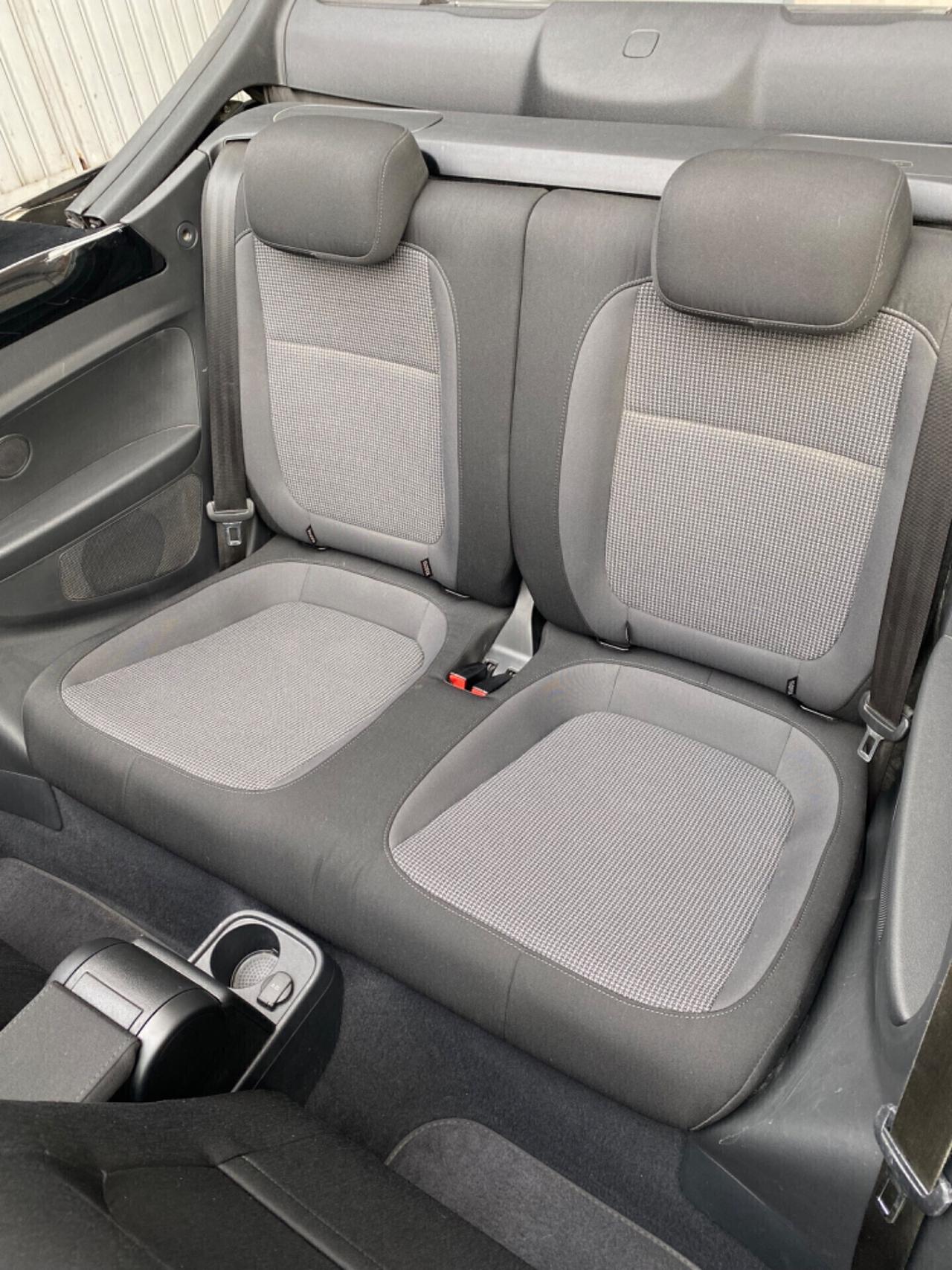 Volkswagen Maggiolino CABRIO 2.0 TDI 110cv Sport