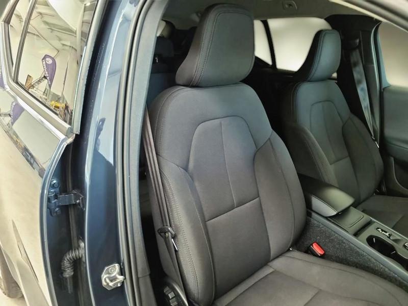 VOLVO XC40 B4 AWD automatico Momentum