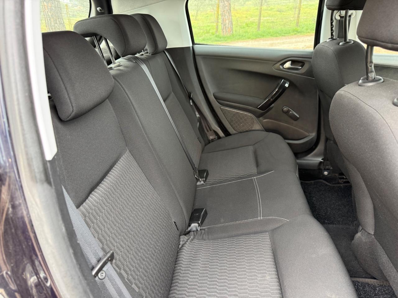 Peugeot 208 PureTech 82 5p. GPL Active