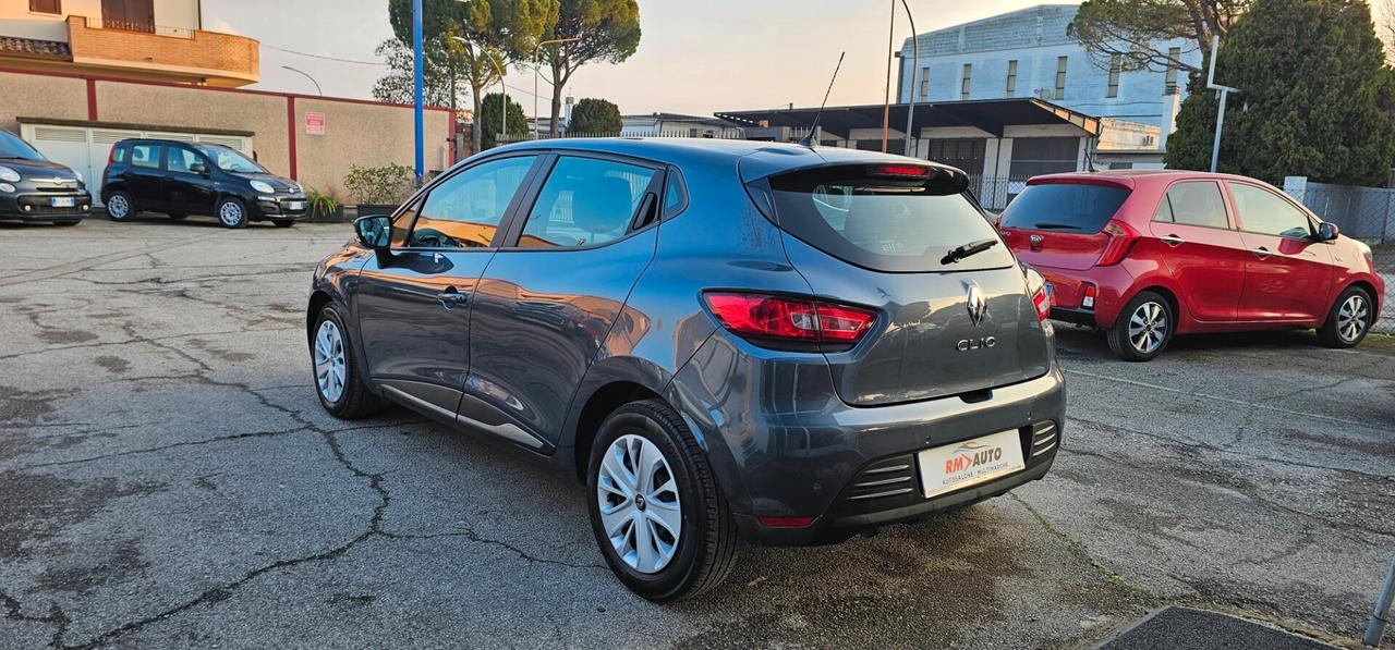 Renault Clio dCi 90 CV Moschino Intens