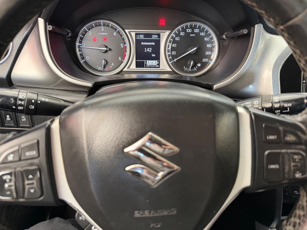 SUZUKI Vitara (2015) (2015) Vitara 1.6 DDiS V-Top (88 kw)