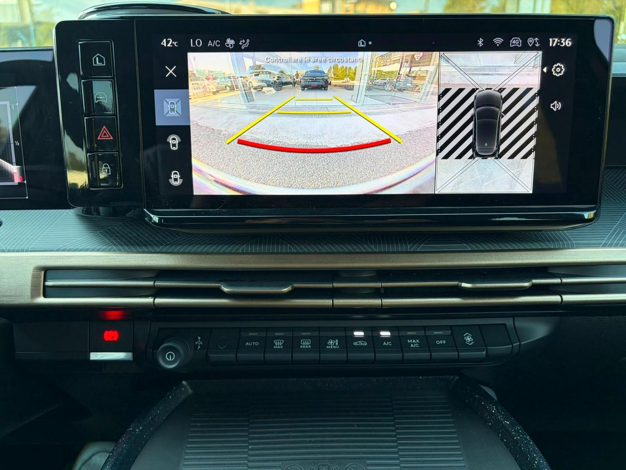 Lancia Ypsilon Hybrid e-DCT LX