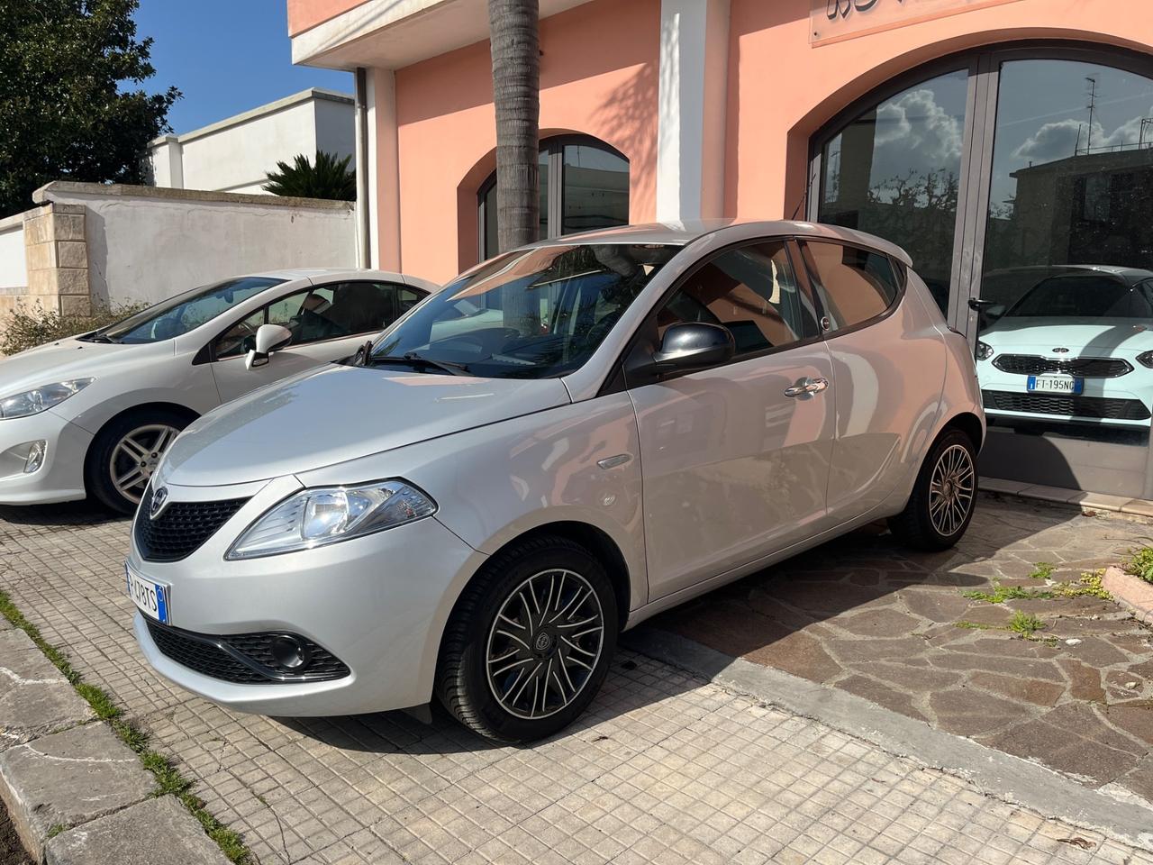 Lancia Ypsilon 1.2 69 CV 5 porte GPL Ecochic Silver