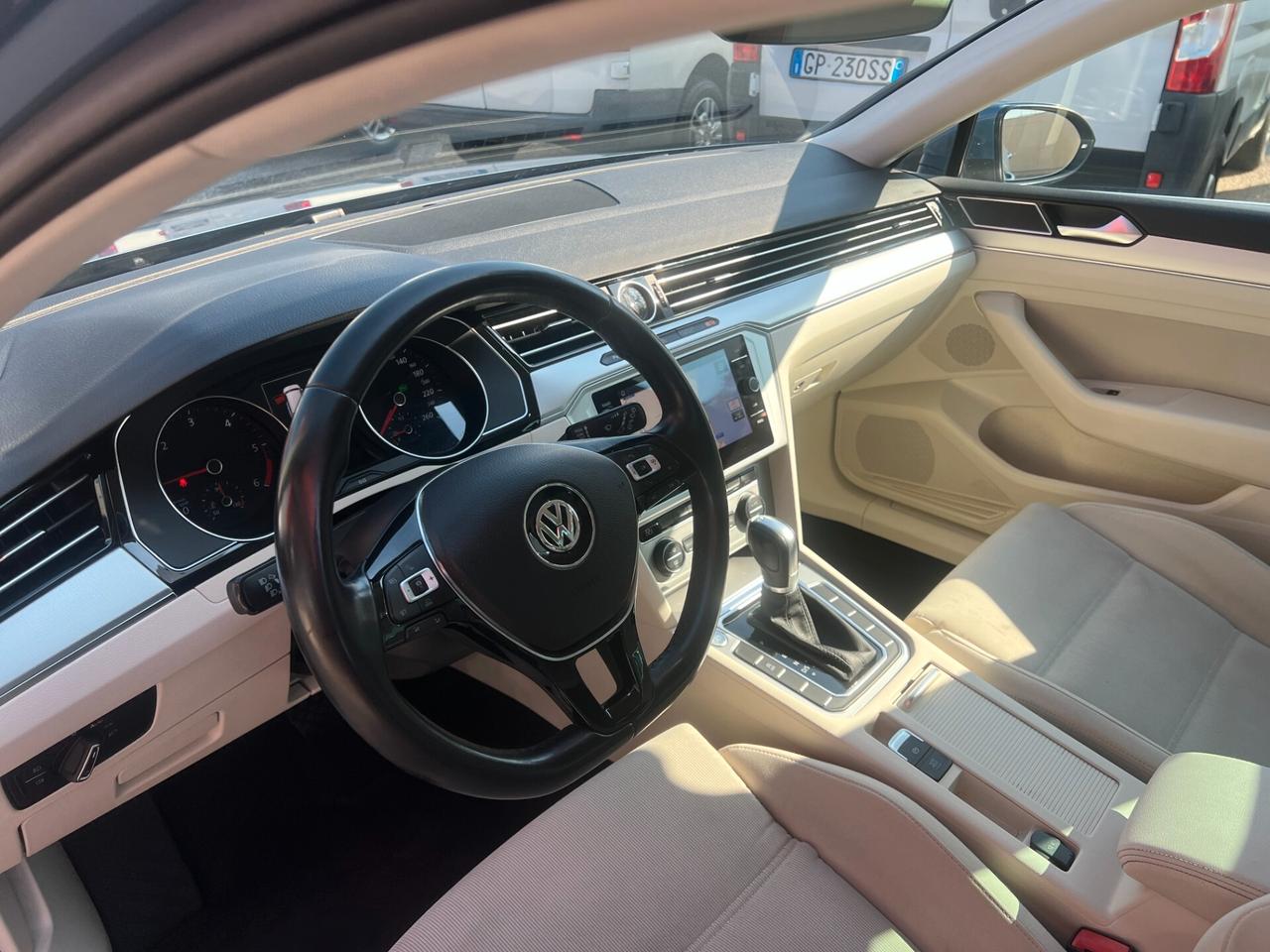 Volkswagen Passat station Wagon 1.6 TDI Automatica