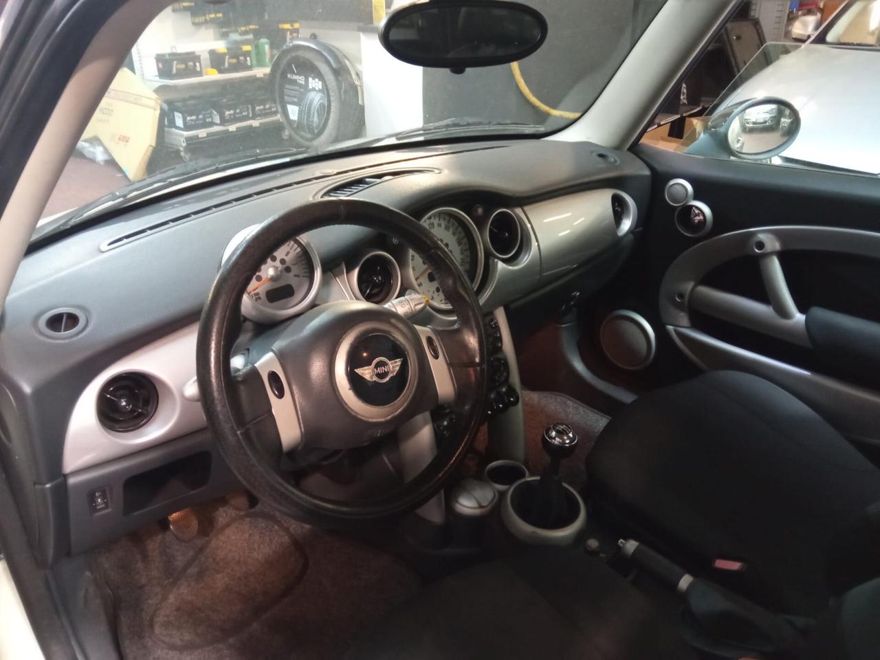 Mini 1.6 16V Cooper 115CV