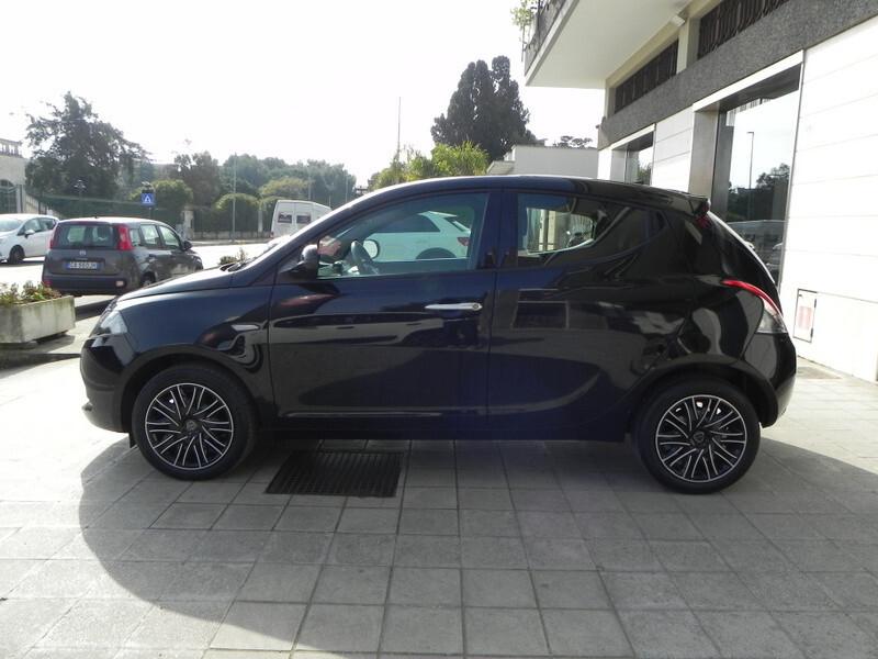 Lancia Ypsilon 1.0 FireFly 5 porte S&S Hybrid Gold