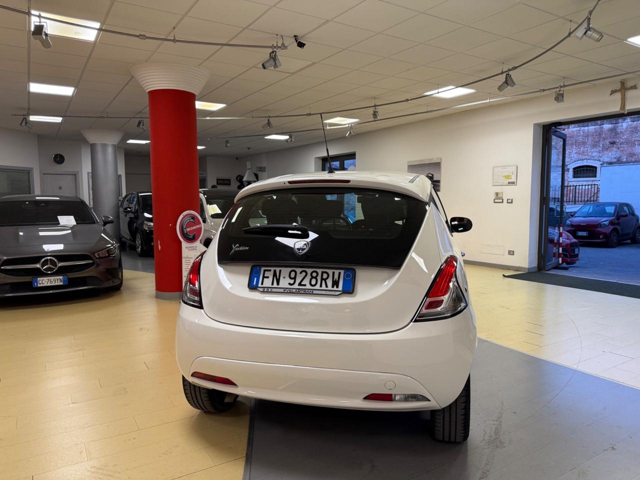 Lancia Ypsilon 1.3 MJT 16V 95 CV 5 porte S&S Silver
