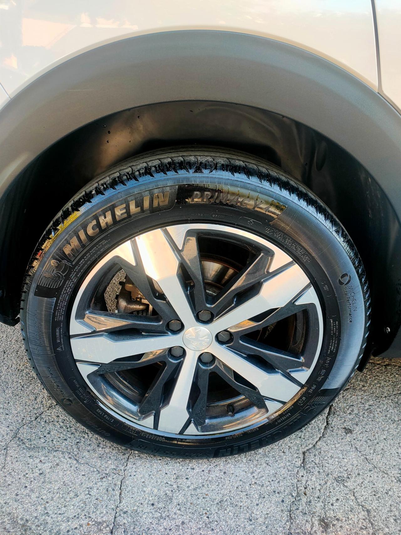Peugeot 3008 BlueHDi 130 S&S EAT8 Allure
