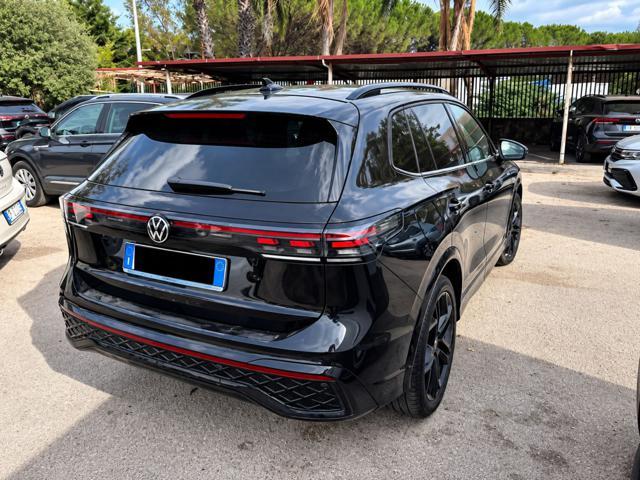 VOLKSWAGEN Tiguan 2.0 TDI 150 CV DSG R-Line Plus ''TOTAL BLACK''