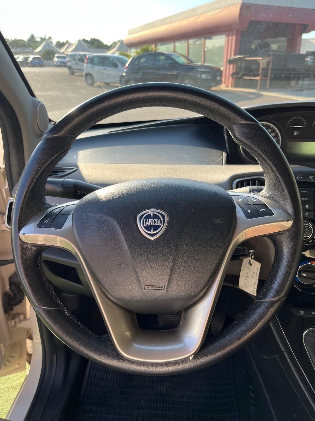 Lancia Ypsilon 0.9 TwinAir 85 CV DFN Platinum - GPL
