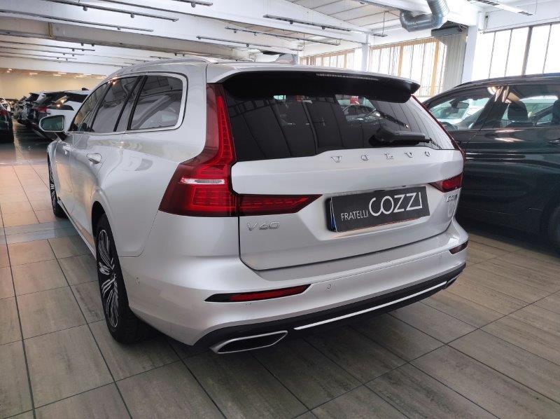 VOLVO V60 (2018-->) - V60 D3 AWD Geartronic Business