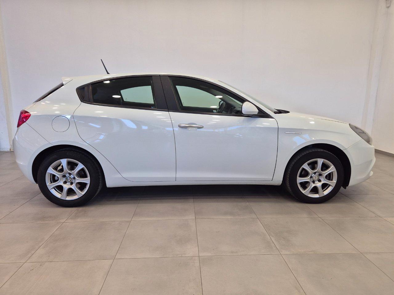 Alfa Romeo Giulietta 1.4 tb 105cv - NEOPATENTATI