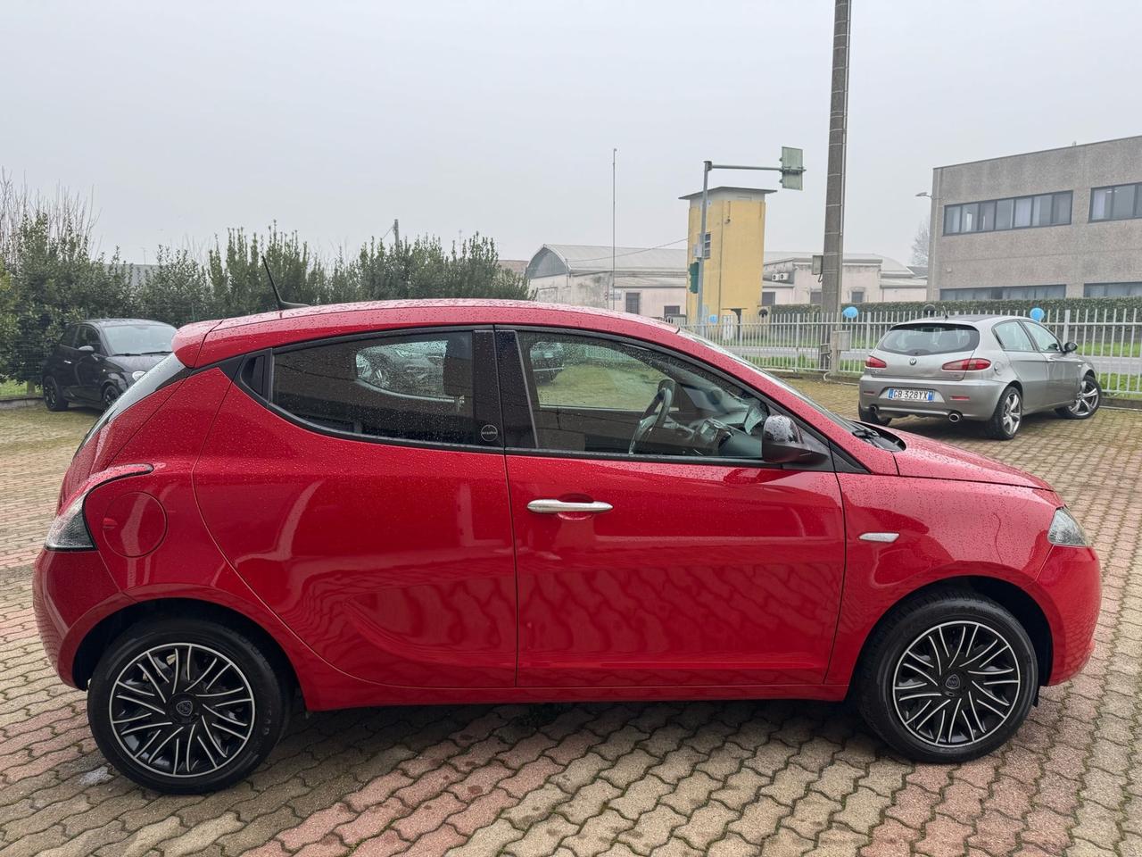 Lancia Ypsilon 1.0 FireFly 5 porte S&S Hybrid Ecochic Gold