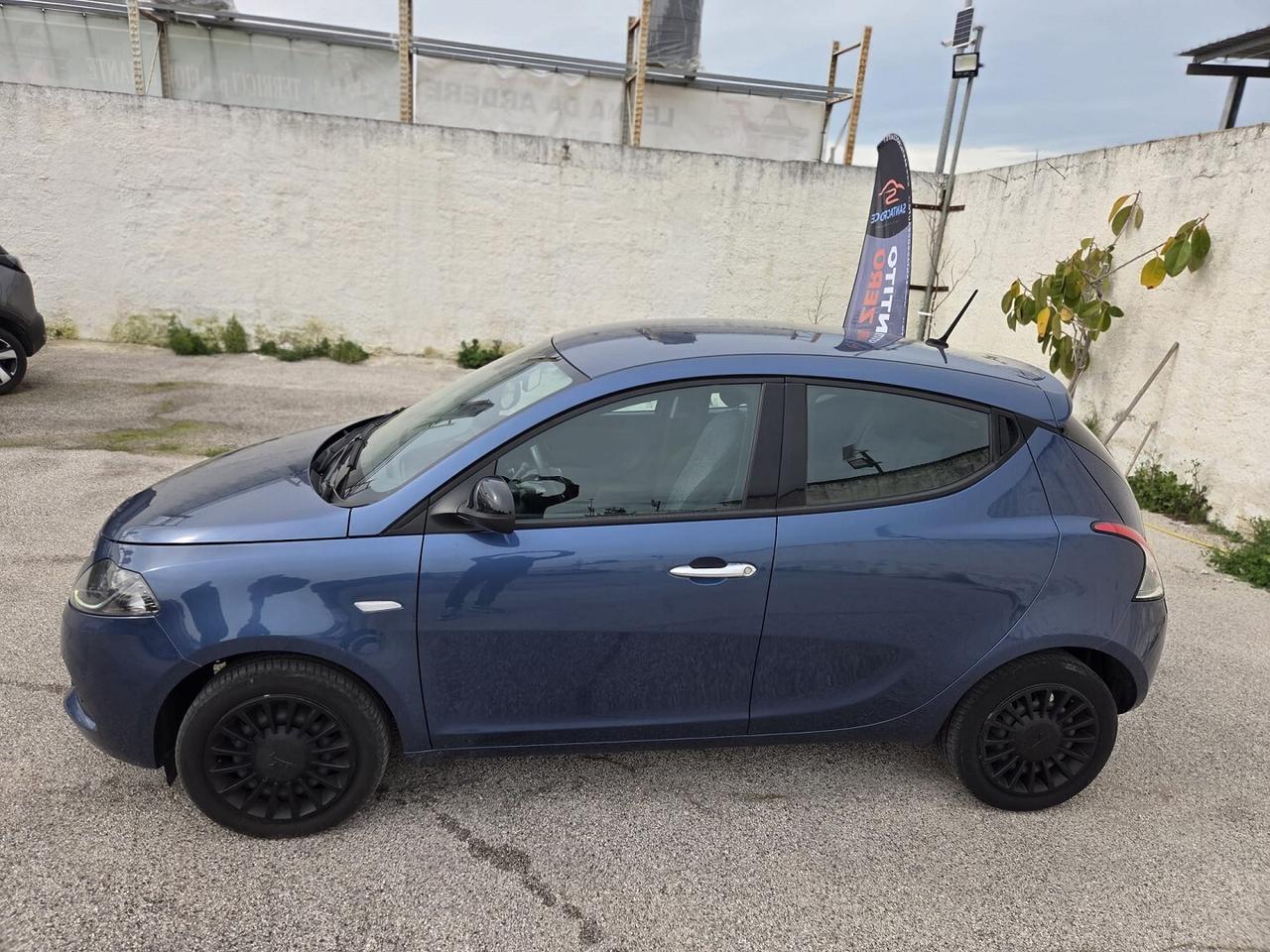LANCIA YPSILON 1.0 5P S&S HYBRID ALBERTA FERRETTI