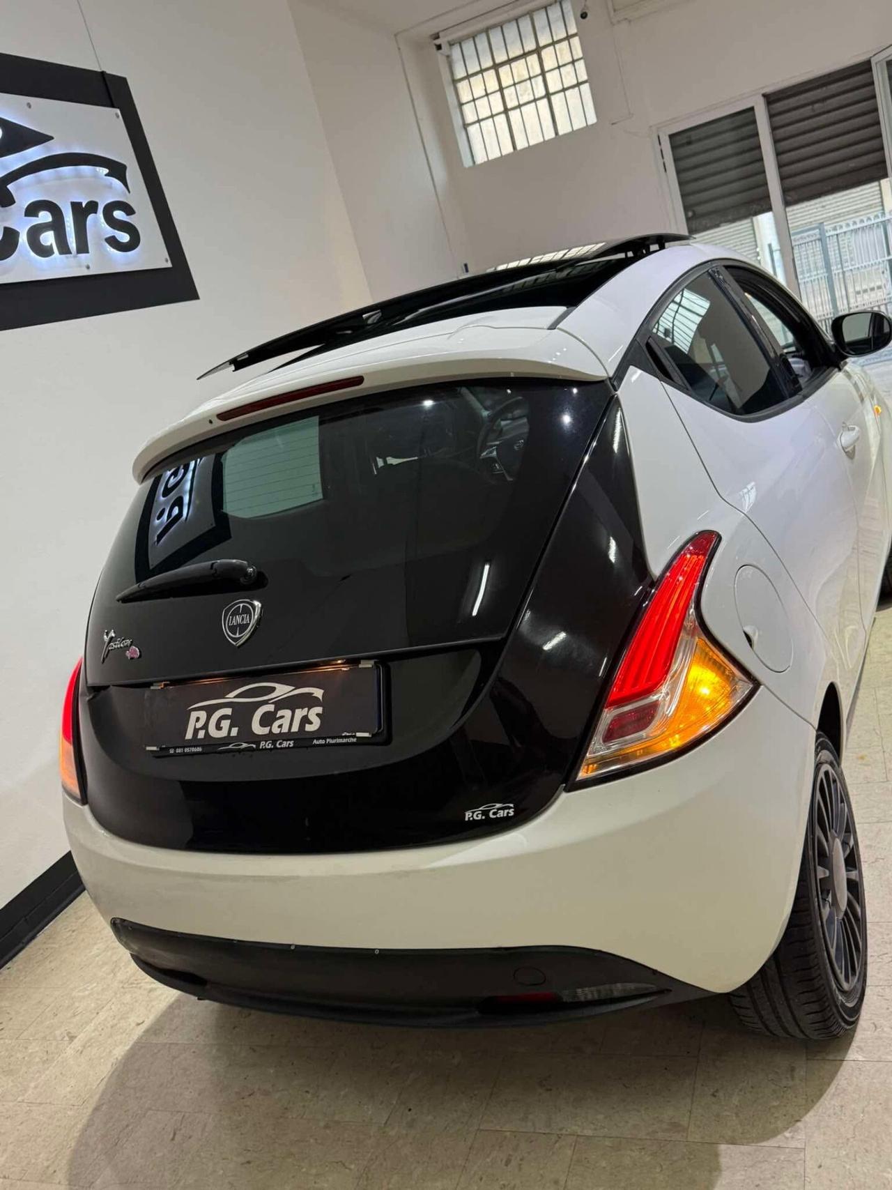 Lancia Ypsilon 1.2 69 CV london Paris
