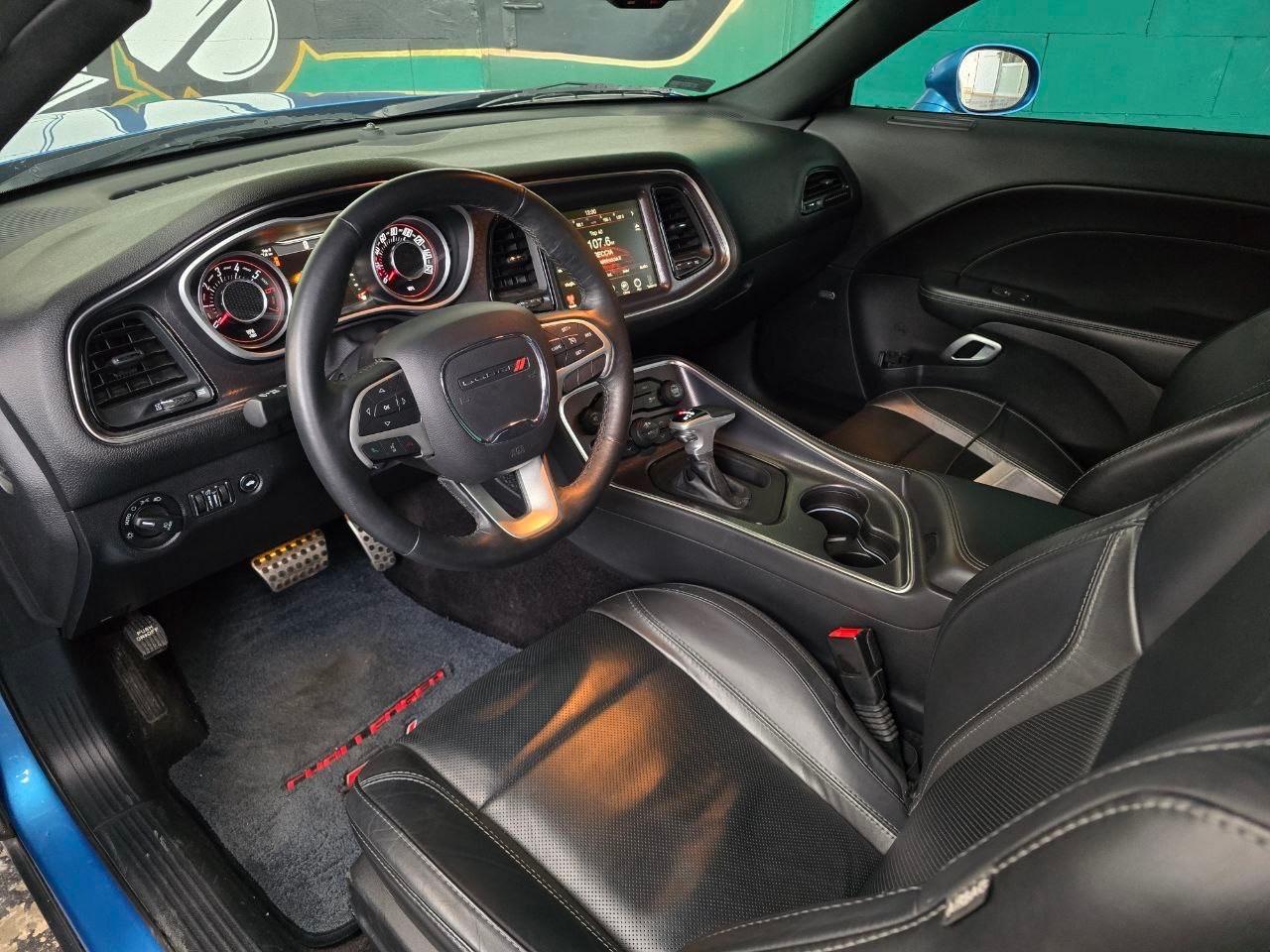 Dodge Challenger 5.7 HEMI V8 *IVA ESPOSTA