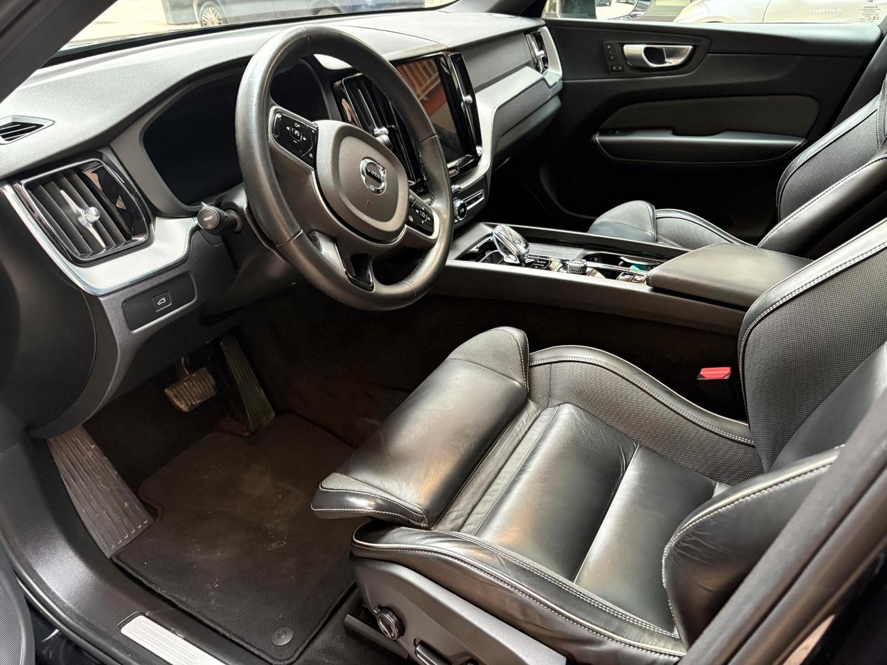 Volvo XC 60 XC60 B4 (d) AWD automatico Plus Dark