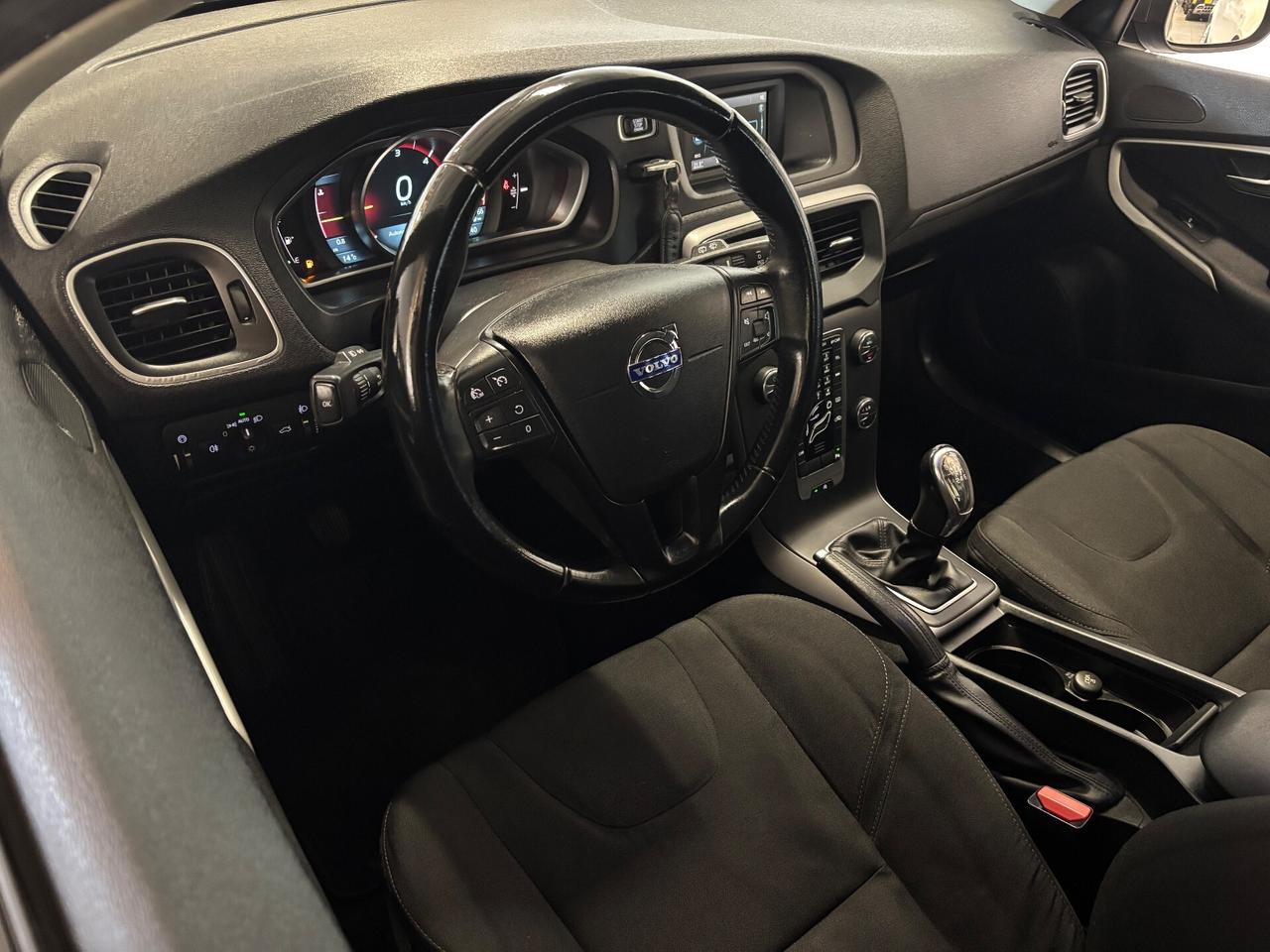 Volvo V40 D2 1.6 Summum | OK NEOPATENTATI |