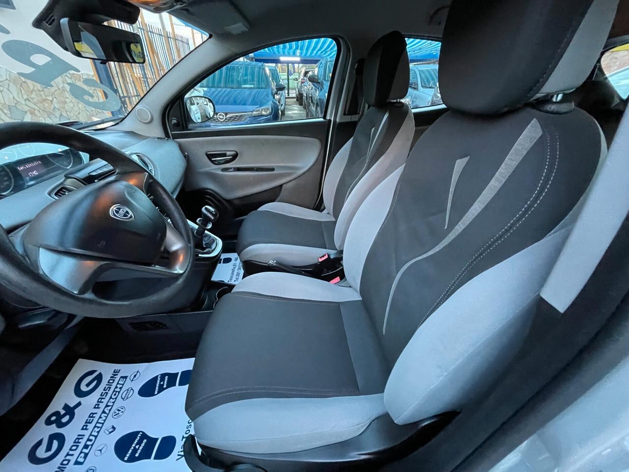 Lancia Ypsilon 1.2 69 CV 5 porte GPL Ecochic Silver