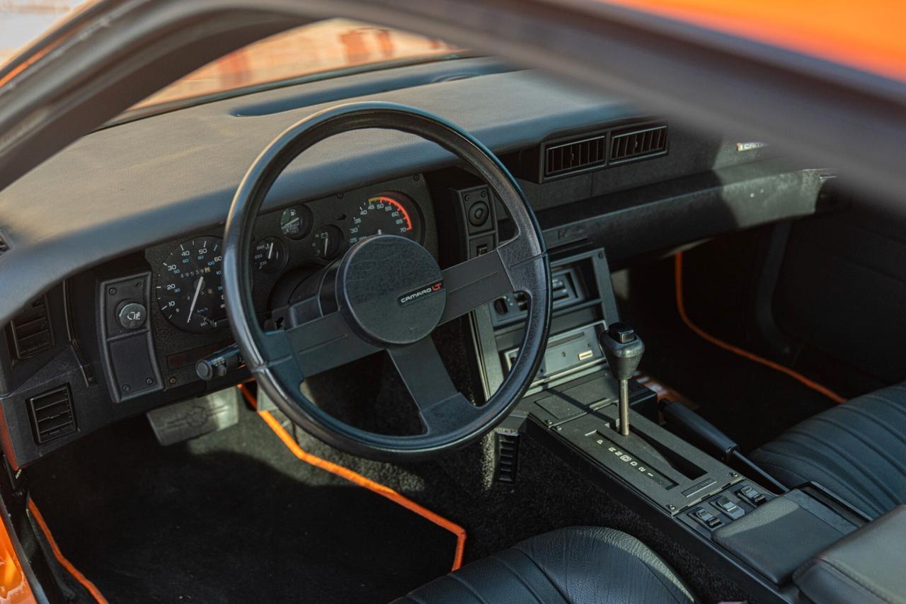 Chevrolet Camaro III Z28 5.0 V8 - CHE00021